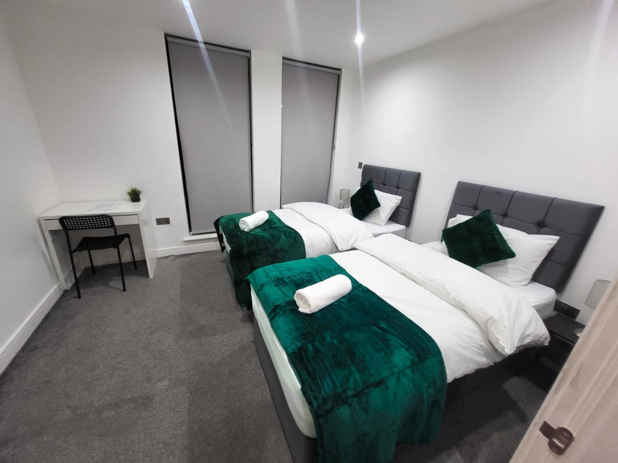Modern And Cosy 2 Bedroom *