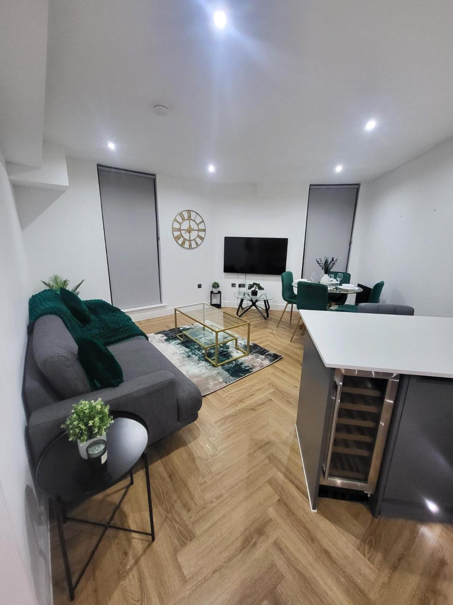 Apartment Modern And Cosy 2 Bedroom *
